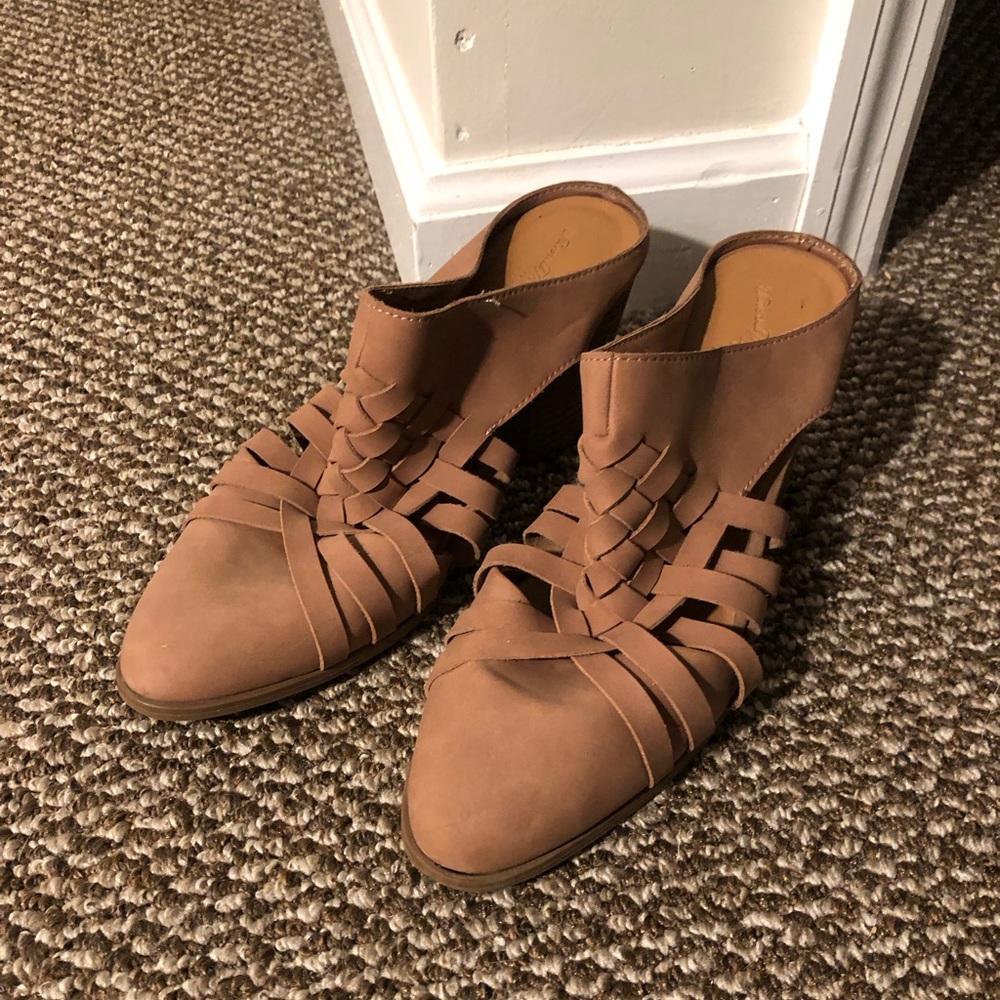 Like New Heeled Shoes